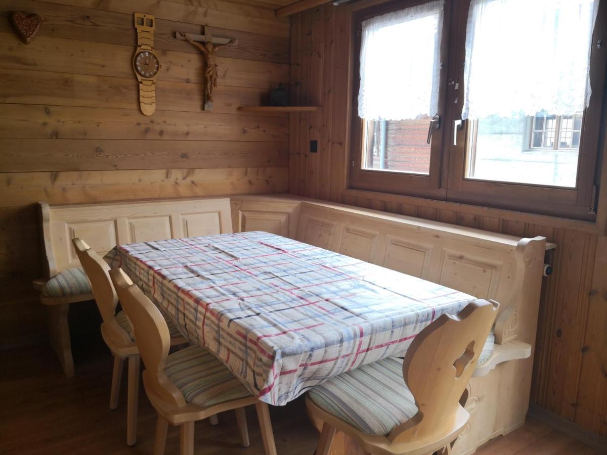 Haus Seiler Apartment Goms ภายนอก รูปภาพ